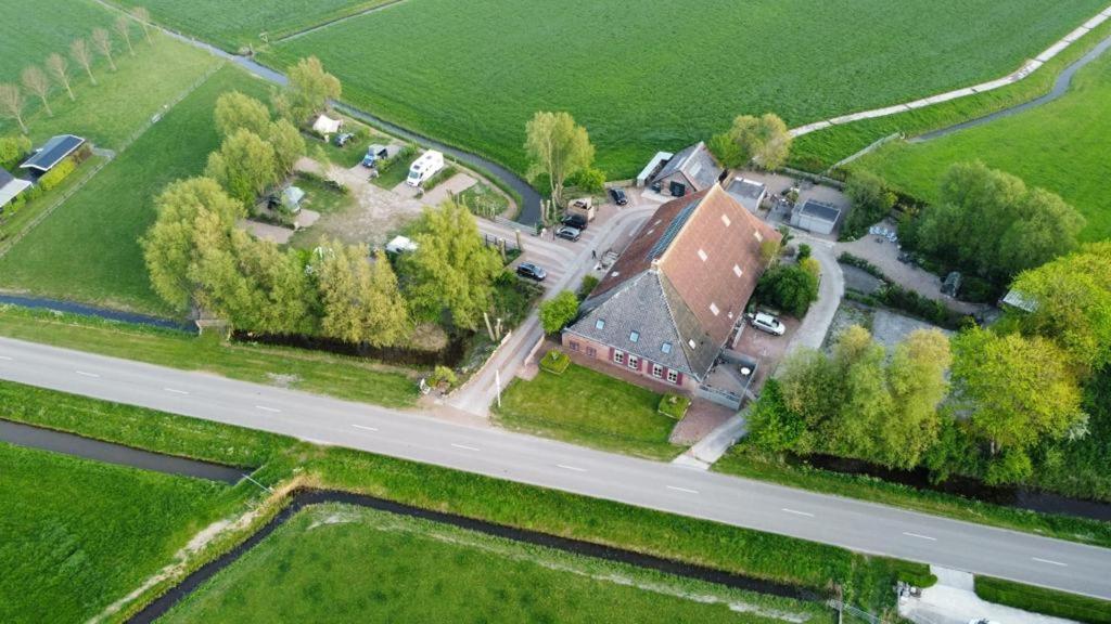 Villa Logeerboerderij De Salix Hitzum Esterno foto